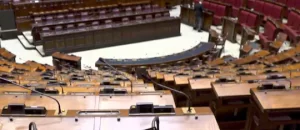 aula-parlamento-vuoto