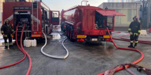 Incendio in stabilimento nel Ravennate, 'finestre chiuse'